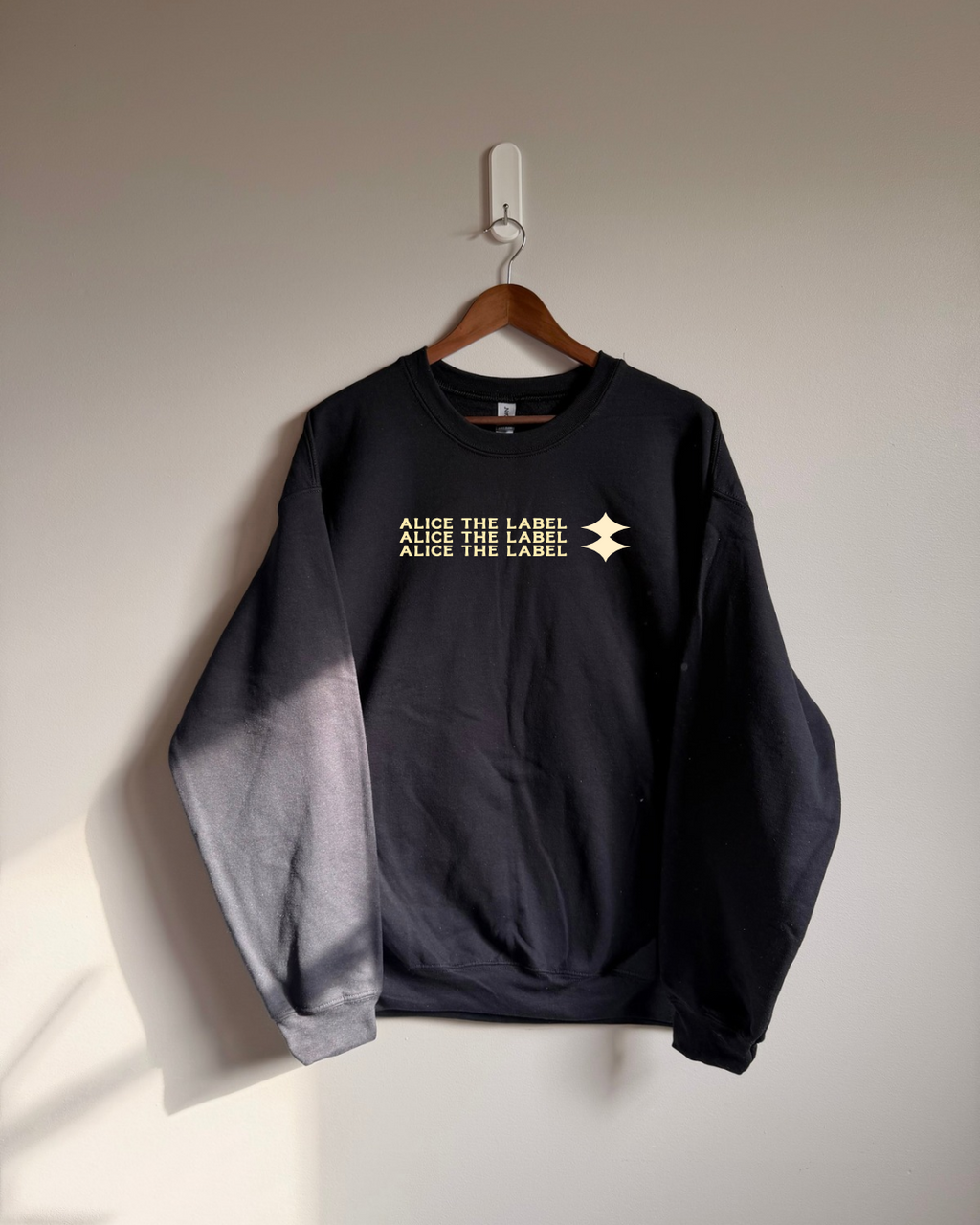 Alice x 3 Sweatshirt - Black